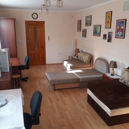 "ArtTrakt" Hotel Lviv Buitenkant foto