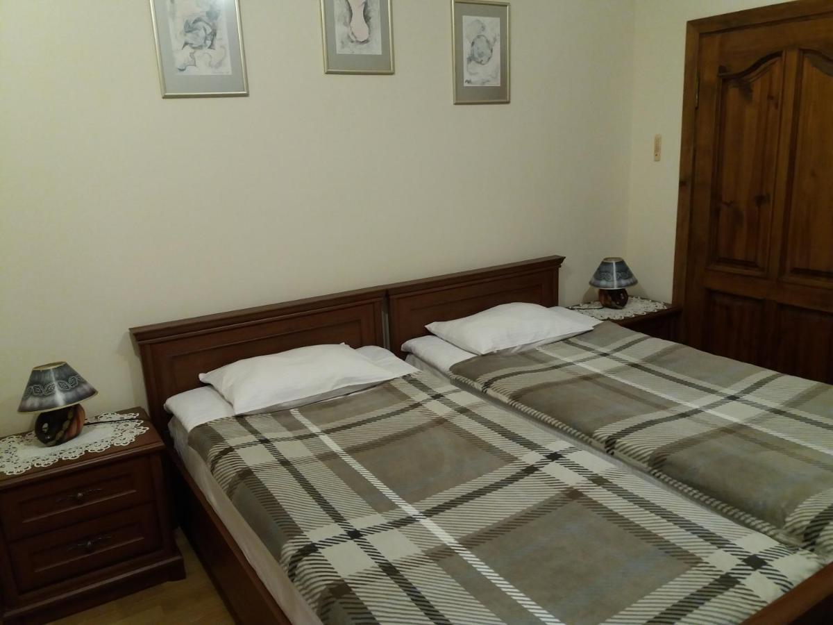 "ArtTrakt" Hotel Lviv Buitenkant foto