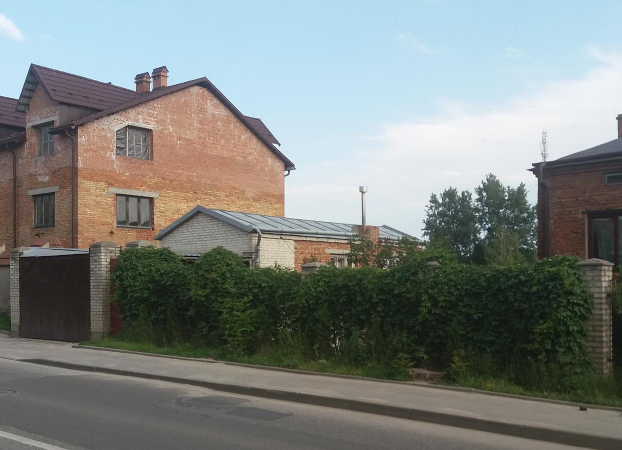 "ArtTrakt" Hotel Lviv Buitenkant foto